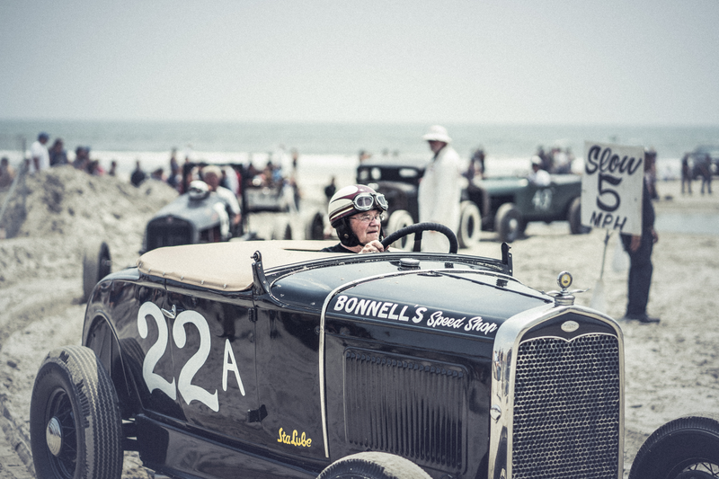 Illustration for article titled Every Motorcycle Event Should Be More Like The Race Of Gentlemen